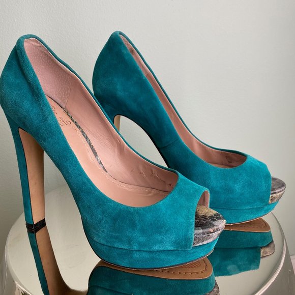 Vince Camuto Turquoise (Teal Blue) Suede Peep Toe Platform Pumps - Picture 1 of 7